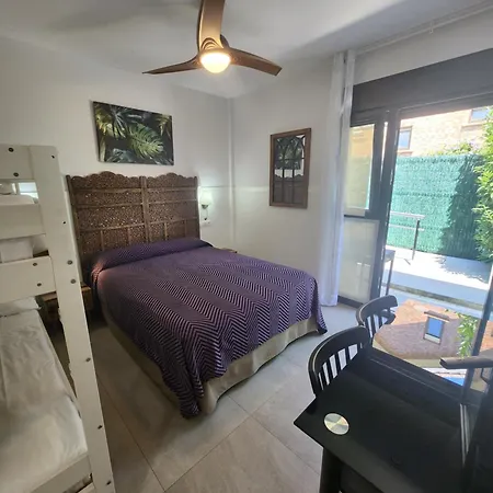 Playa De Covachos 2 3*